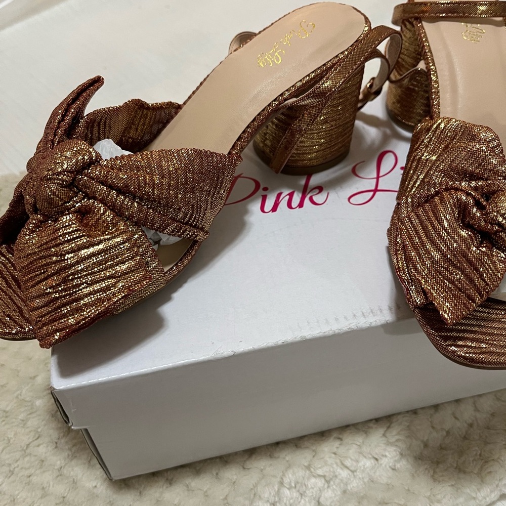 Pink Lily Metallic Gold Bow Heels - Picture 2 of 6